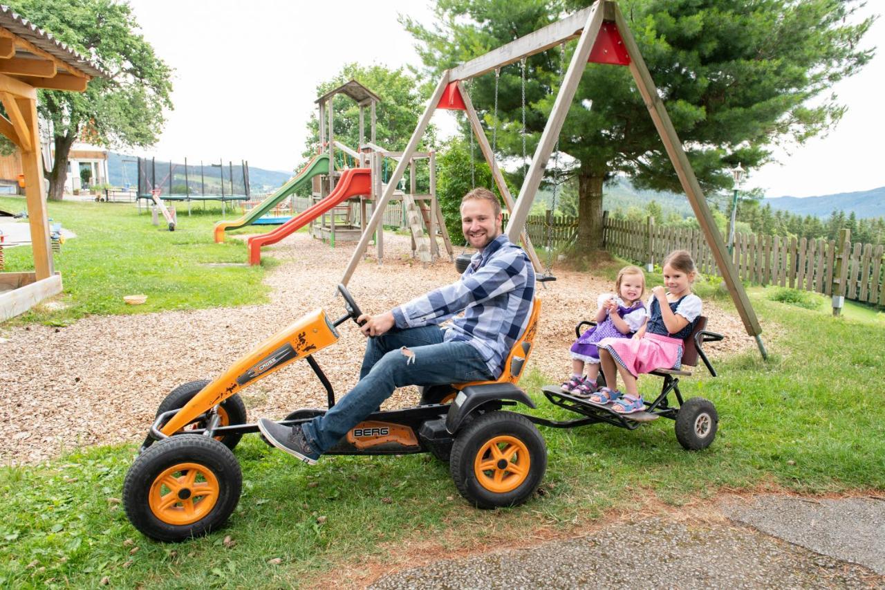 Familienhotel Berger Sankt Jakob im Walde Bagian luar foto