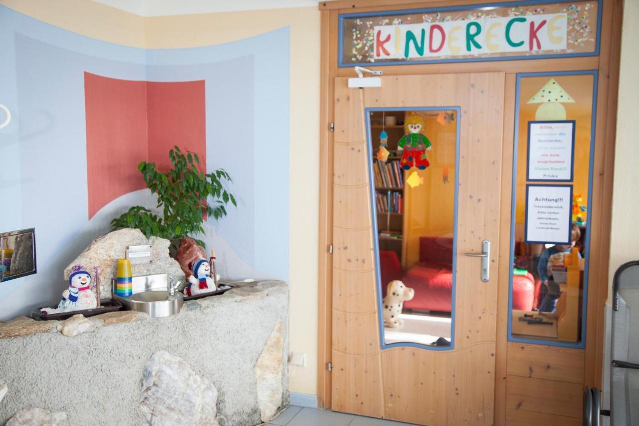 Familienhotel Berger Sankt Jakob im Walde Bagian luar foto